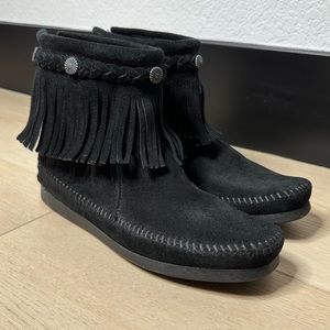 Minnetonka Black Ankle Moccasins Size 7, Brand New